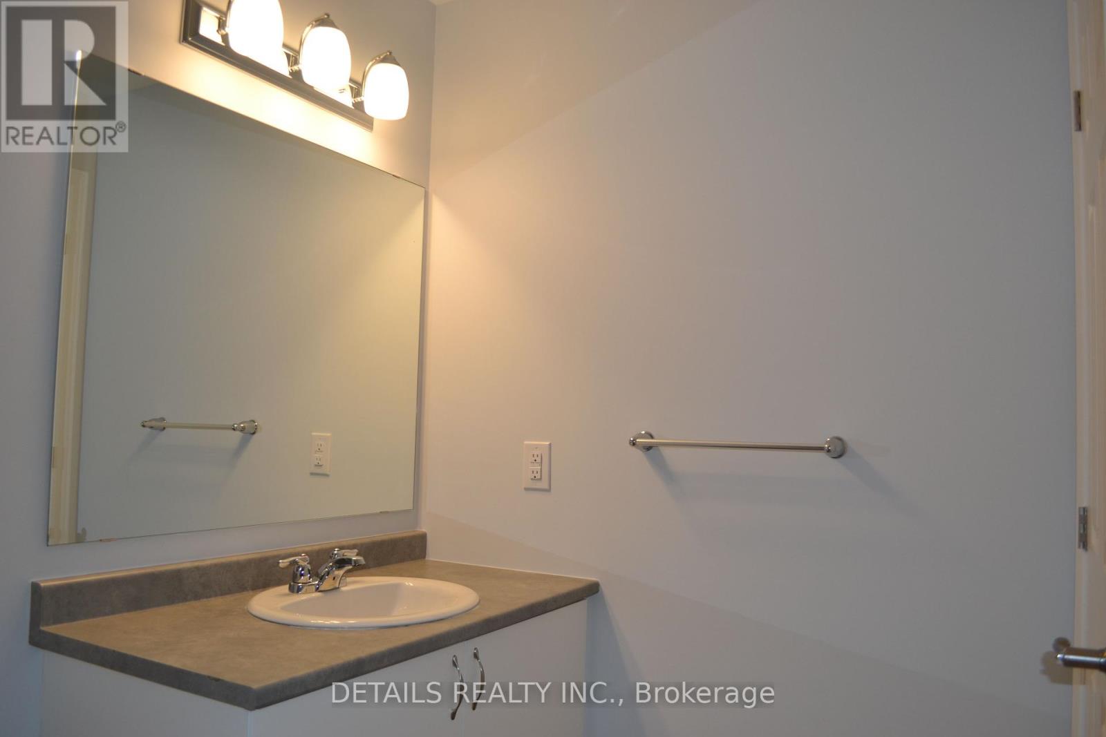300 Ilmenite Private, Ottawa, Ontario  K2J 7C8 - Photo 13 - X12205497