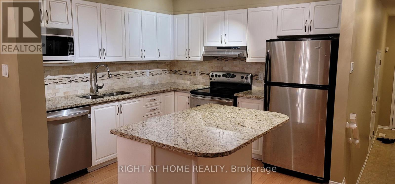 344 Hillsboro Private, Ottawa, Ontario  K2M 3B2 - Photo 10 - X12205498