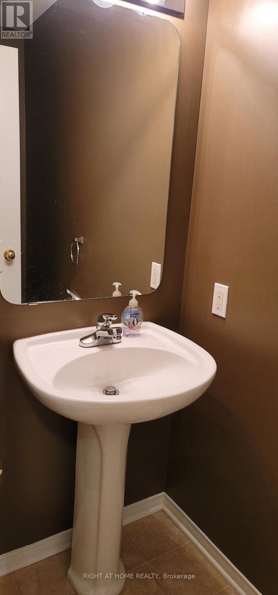 344 Hillsboro Private, Ottawa, Ontario  K2M 3B2 - Photo 14 - X12205498