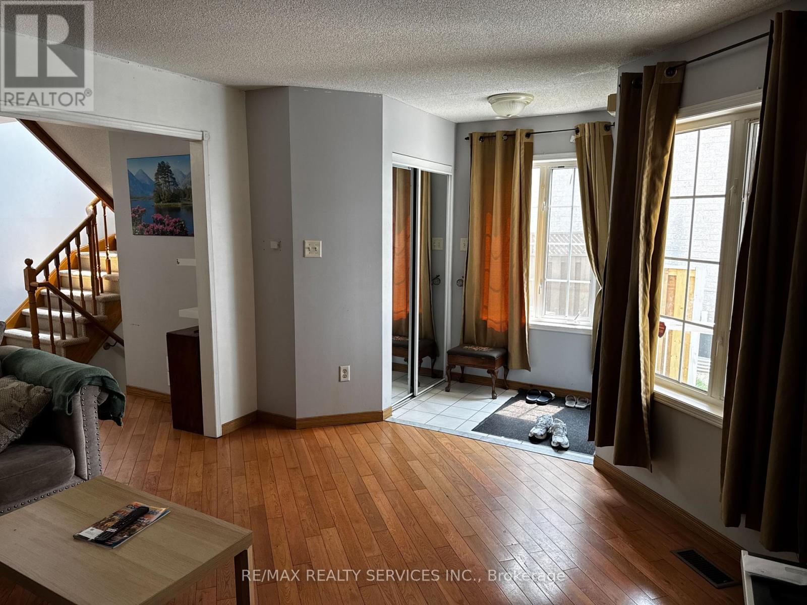 32 Weather Vane Lane, Brampton, Ontario  L6X 4R5 - Photo 4 - W12204121