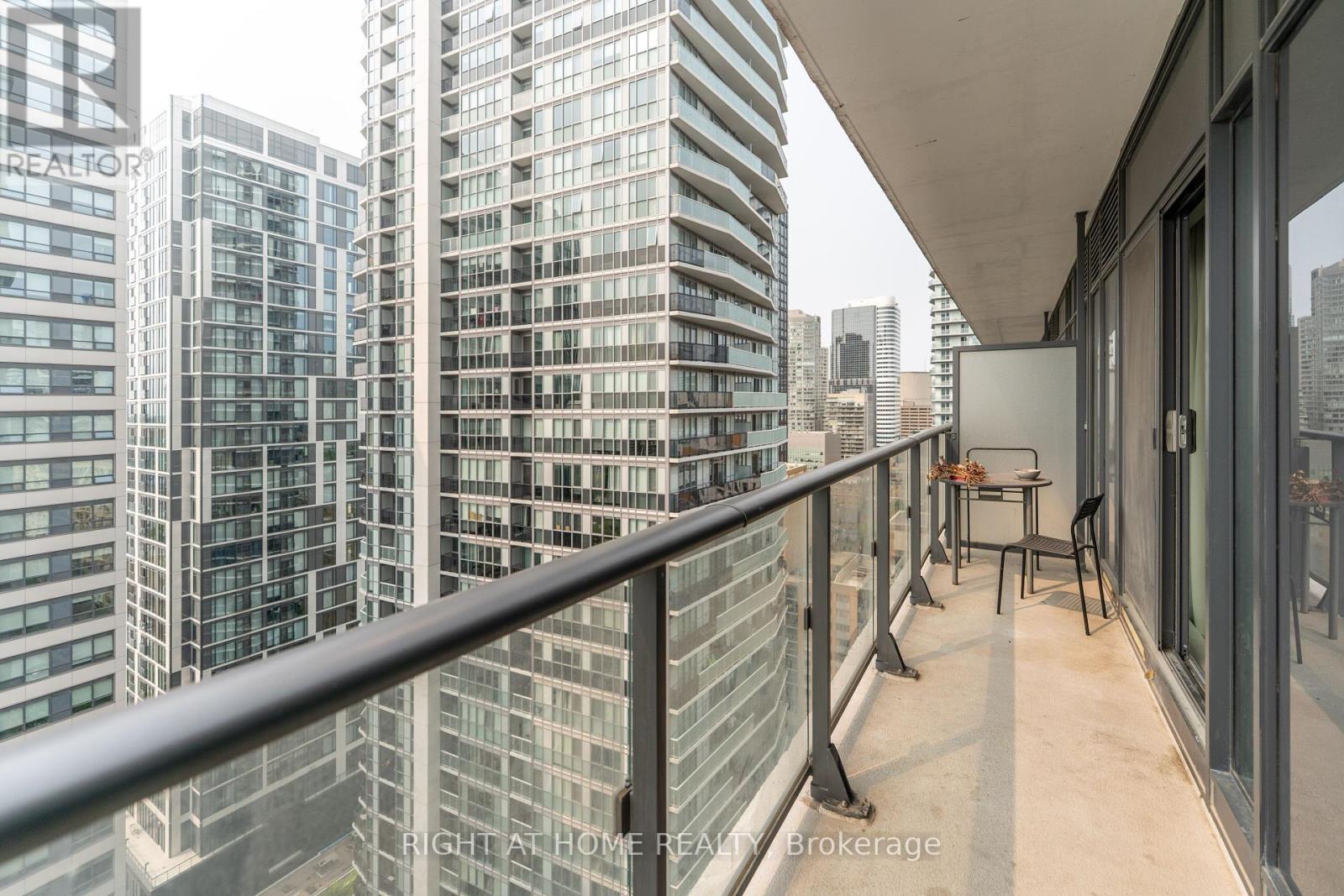 2103 - 159 Dundas Street E, Toronto, Ontario  M5B 0A9 - Photo 16 - C12205493