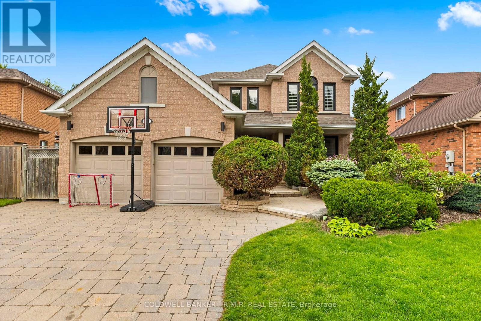 359 CARRUTHERS AVENUE, Newmarket, Ontario