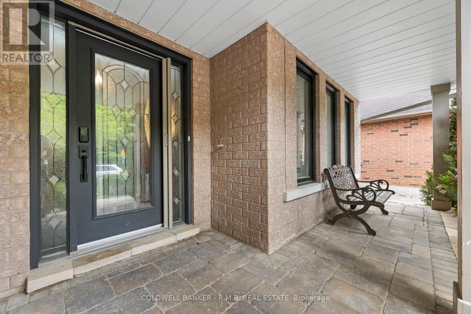359 Carruthers Avenue, Newmarket, Ontario  L3X 2B8 - Photo 6 - N12205509