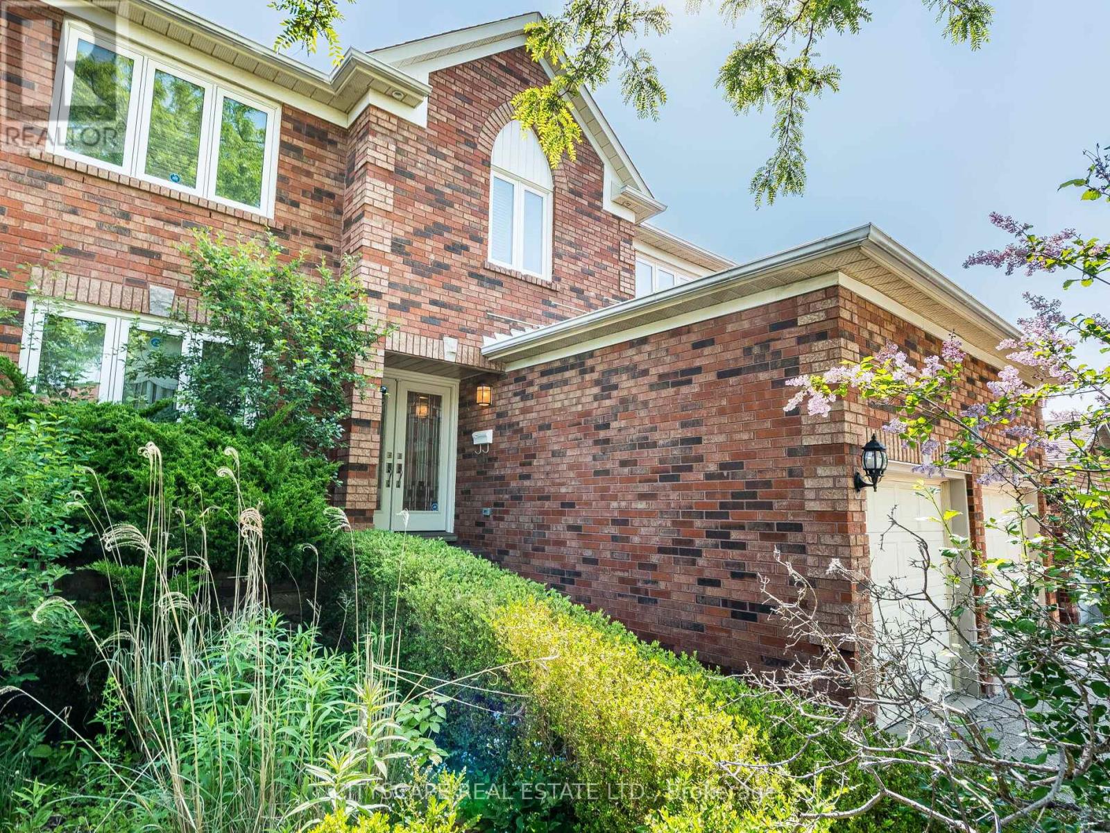 1187 Giles Gate, Oakville, Ontario  L6M 2S4 - Photo 4 - W12203154