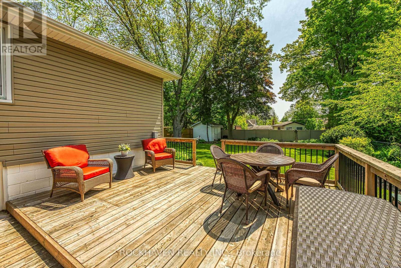 22 Nelson Street, Hamilton (Waterdown), Ontario  L0R 2H0 - Photo 37 - X12183759