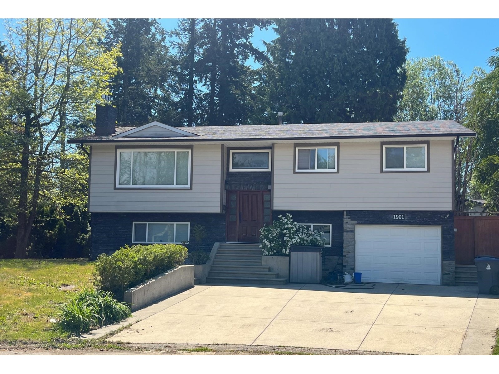 1901 IRIS PLACE, surrey, British Columbia