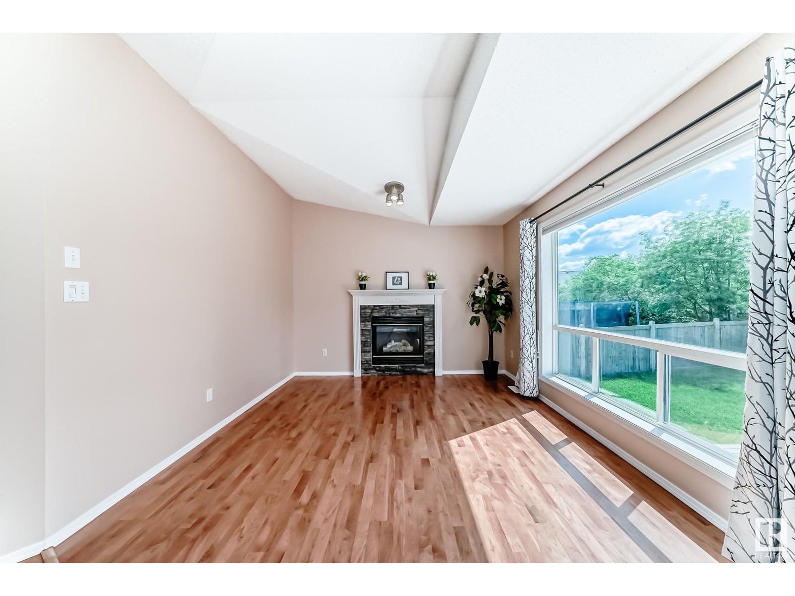 9237 164 Av Nw, Edmonton, Alberta  T5Z 3M7 - Photo 18 - E4441222