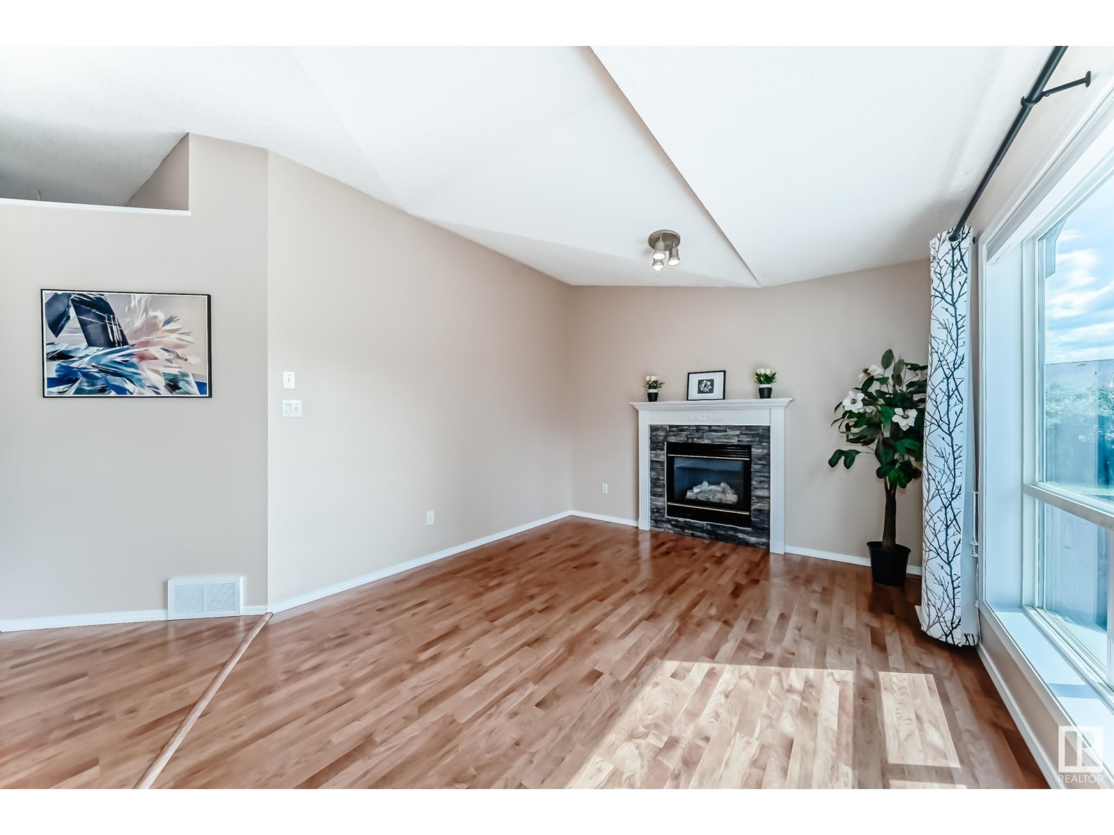 9237 164 Av Nw, Edmonton, Alberta  T5Z 3M7 - Photo 19 - E4441222