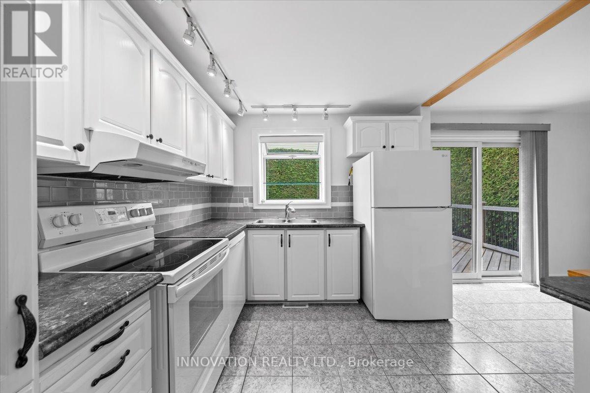 1553 Marcoux Drive, Ottawa, Ontario  K1E 2K5 - Photo 10 - X12205510