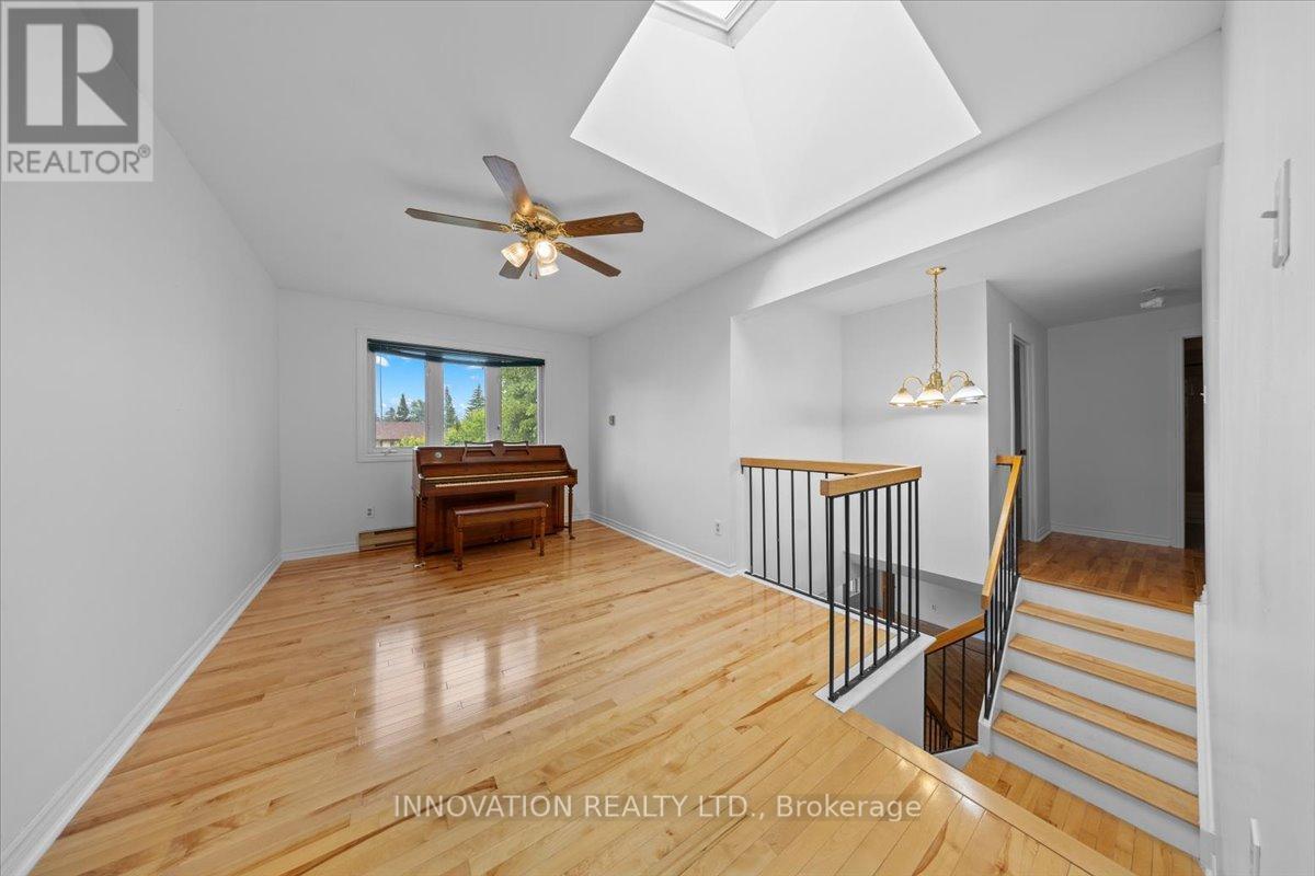 1553 Marcoux Drive, Ottawa, Ontario  K1E 2K5 - Photo 17 - X12205510