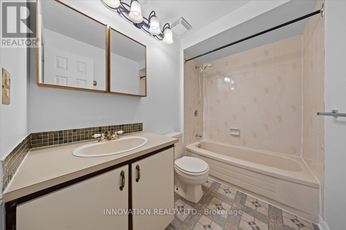 1553 Marcoux Drive, Ottawa, Ontario  K1E 2K5 - Photo 25 - X12205510