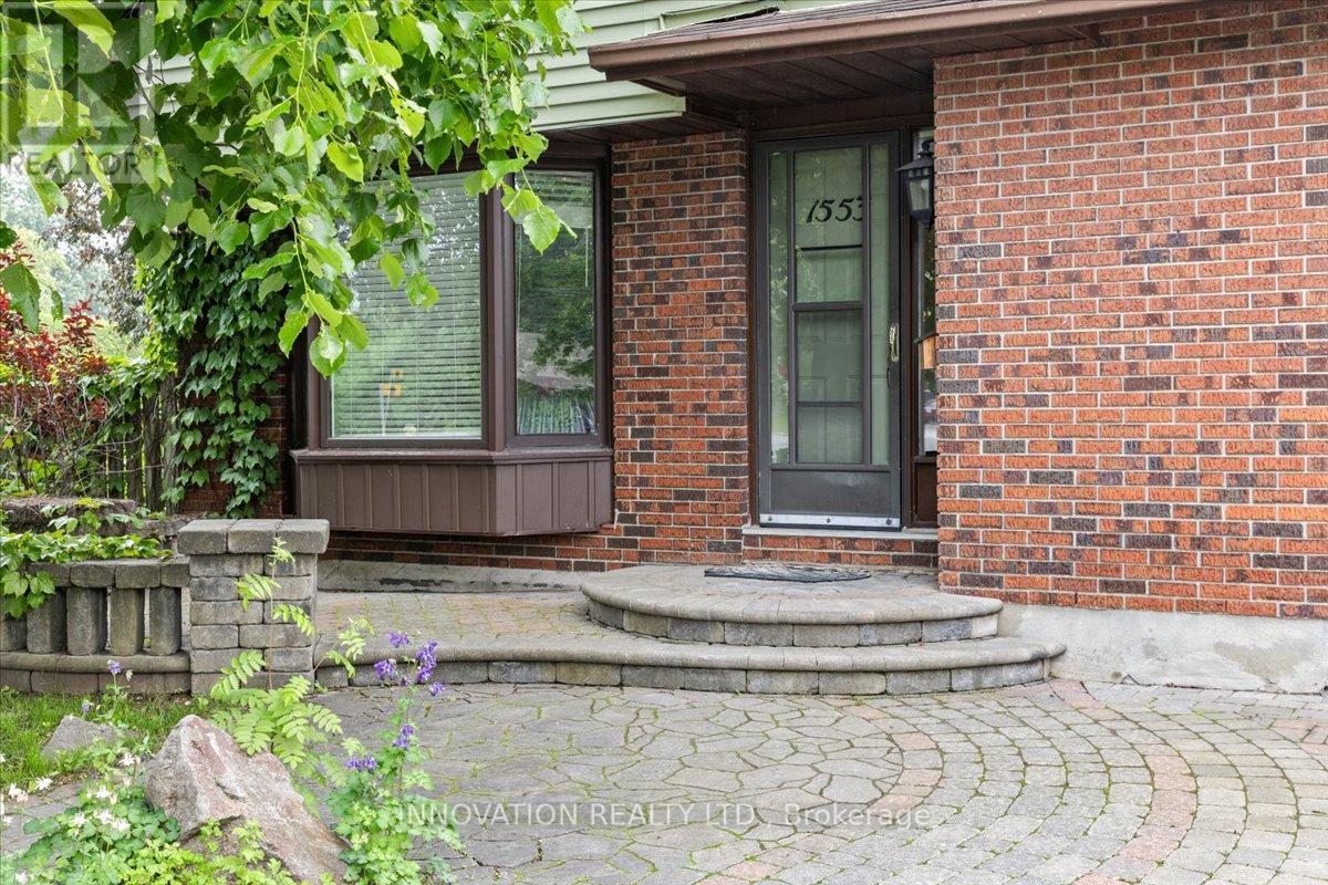 1553 Marcoux Drive, Ottawa, Ontario  K1E 2K5 - Photo 3 - X12205510