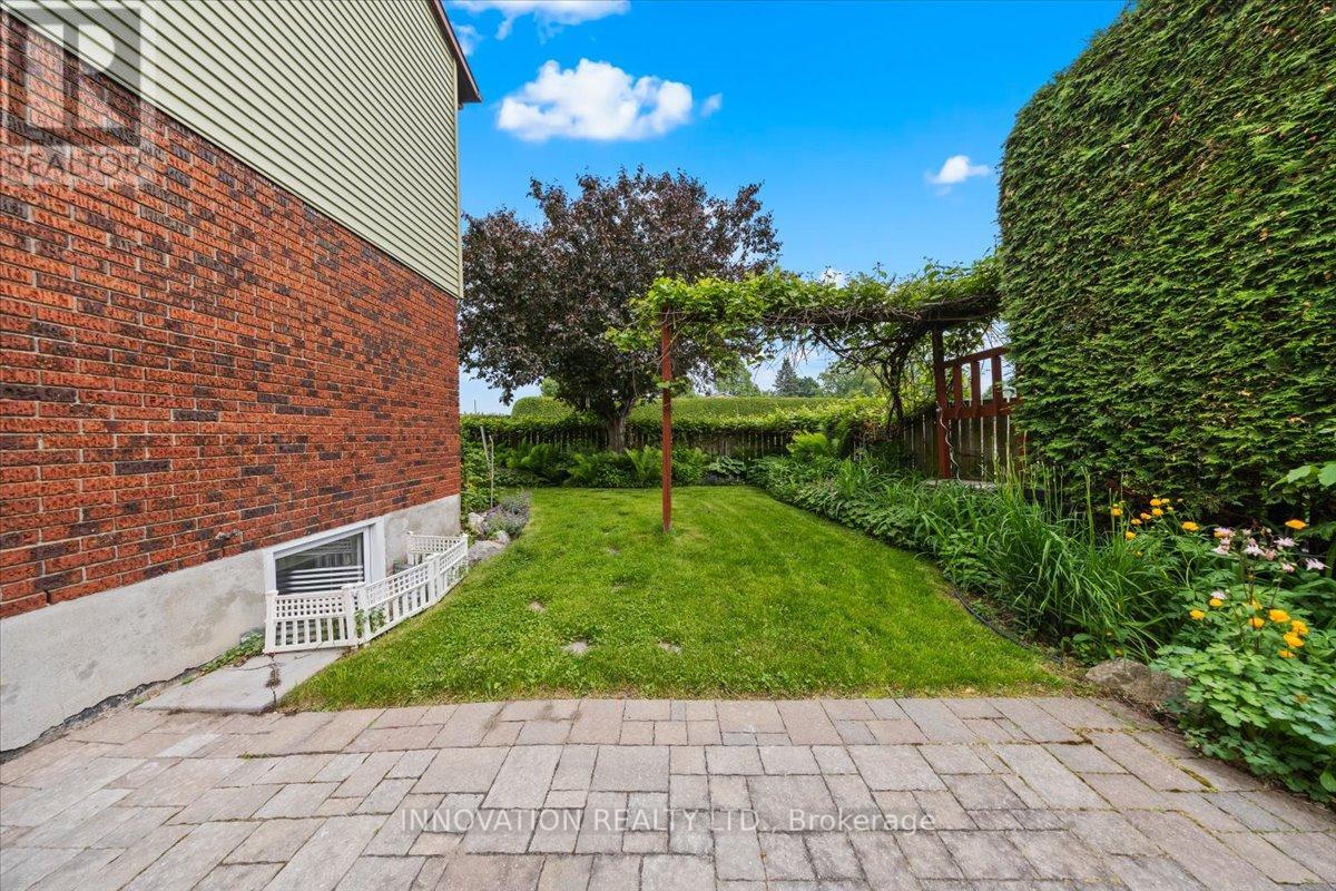 1553 Marcoux Drive, Ottawa, Ontario  K1E 2K5 - Photo 38 - X12205510