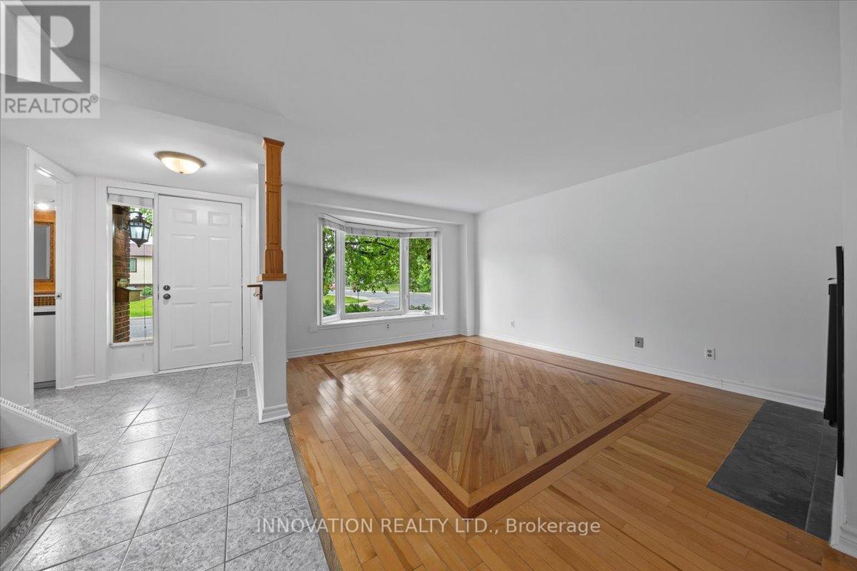 1553 Marcoux Drive, Ottawa, Ontario  K1E 2K5 - Photo 5 - X12205510