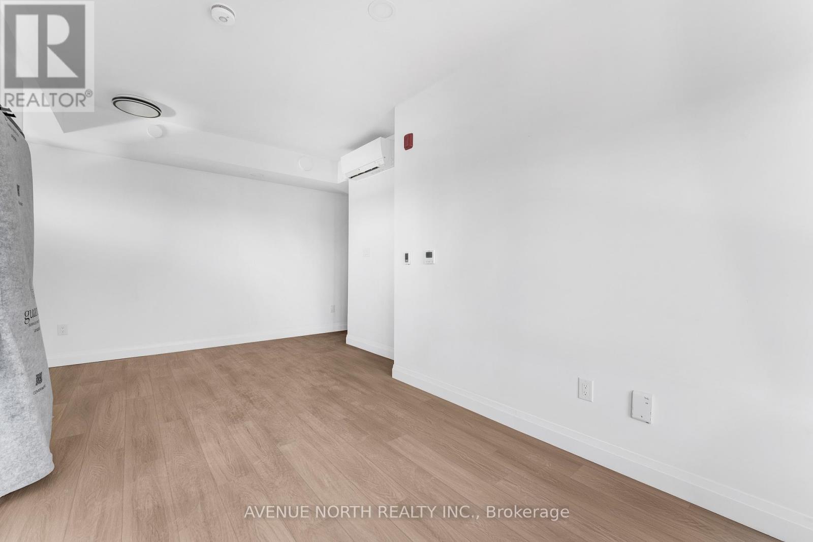 101 - 368 Tweedsmuir Avenue, Ottawa, Ontario  K1Z 5N4 - Photo 3 - X12205532