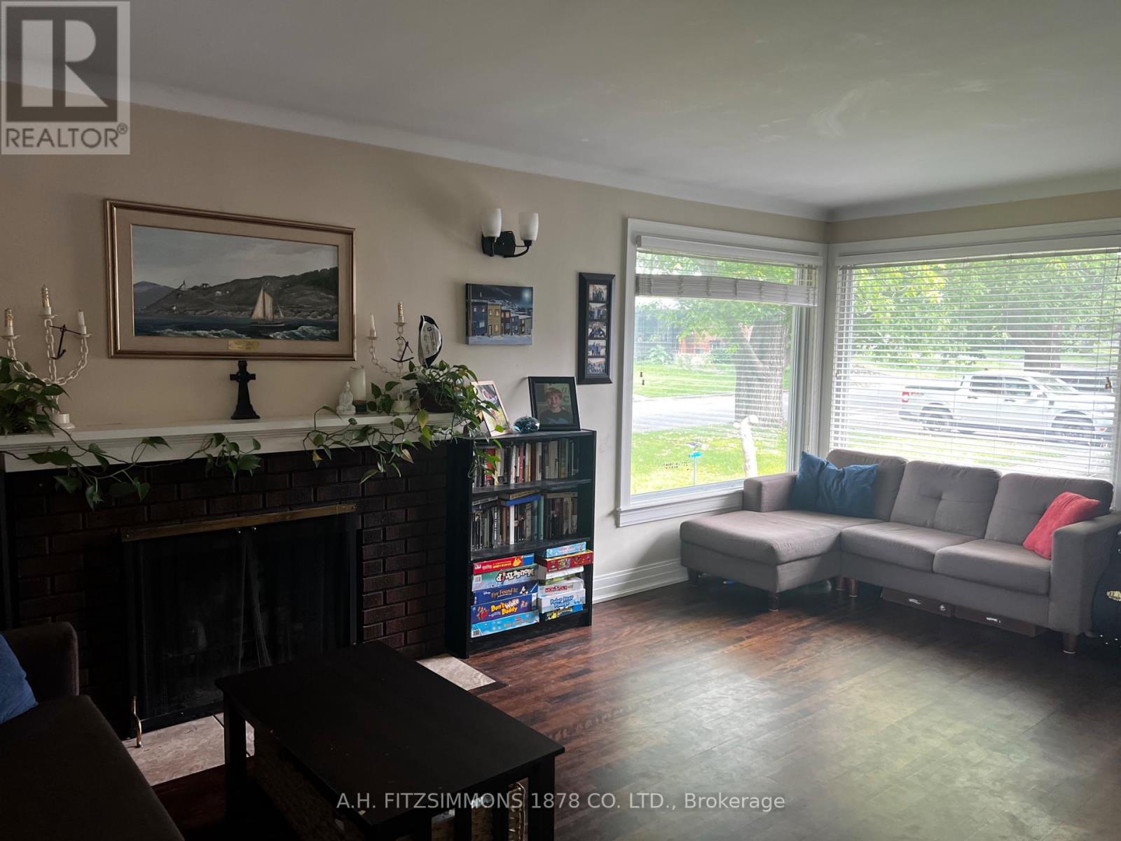 1222 Major Street, Ottawa, Ontario  K2C 2S2 - Photo 2 - X12205534