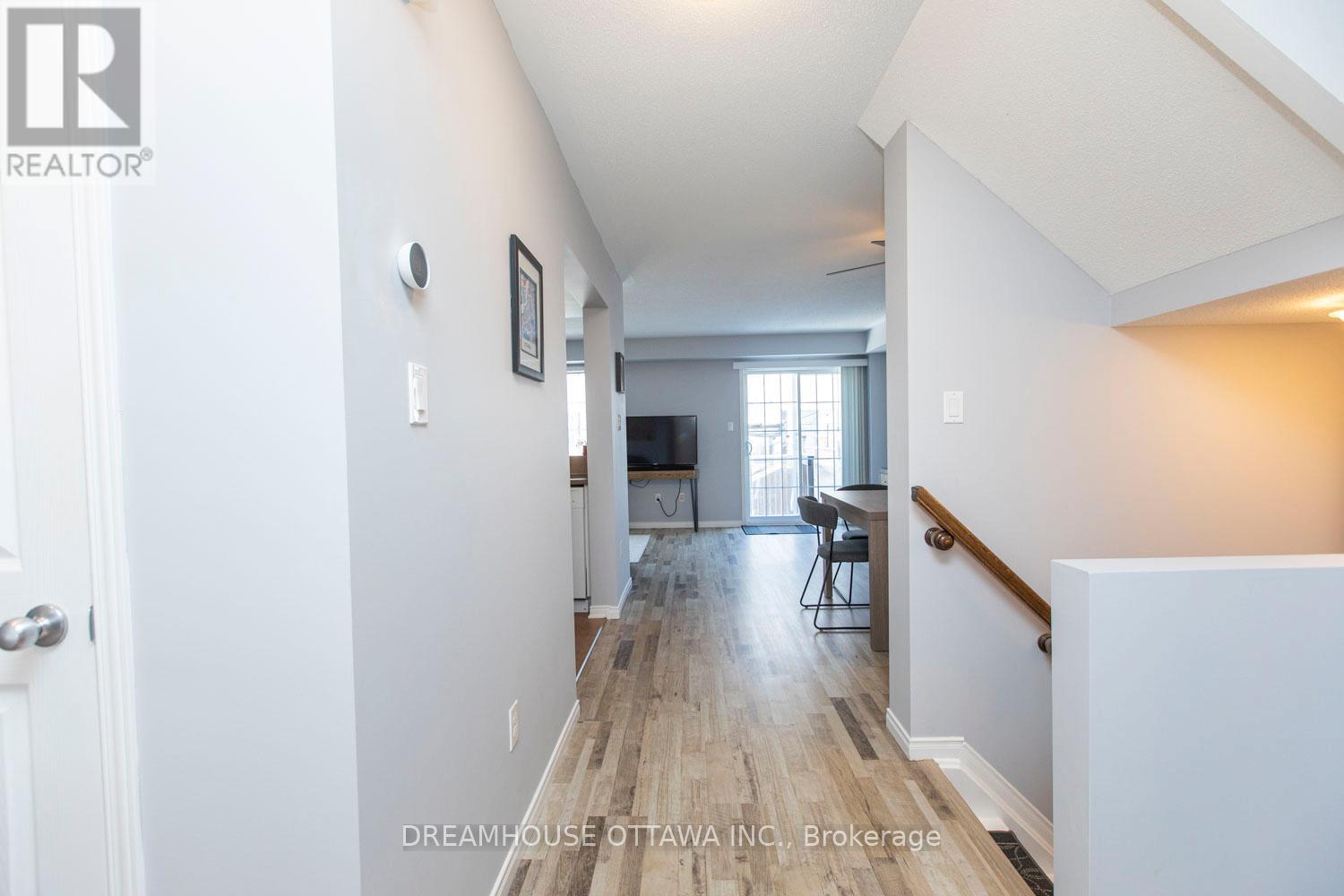 158 Patriot Place, Ottawa, Ontario  K2M 0B8 - Photo 5 - X12205536