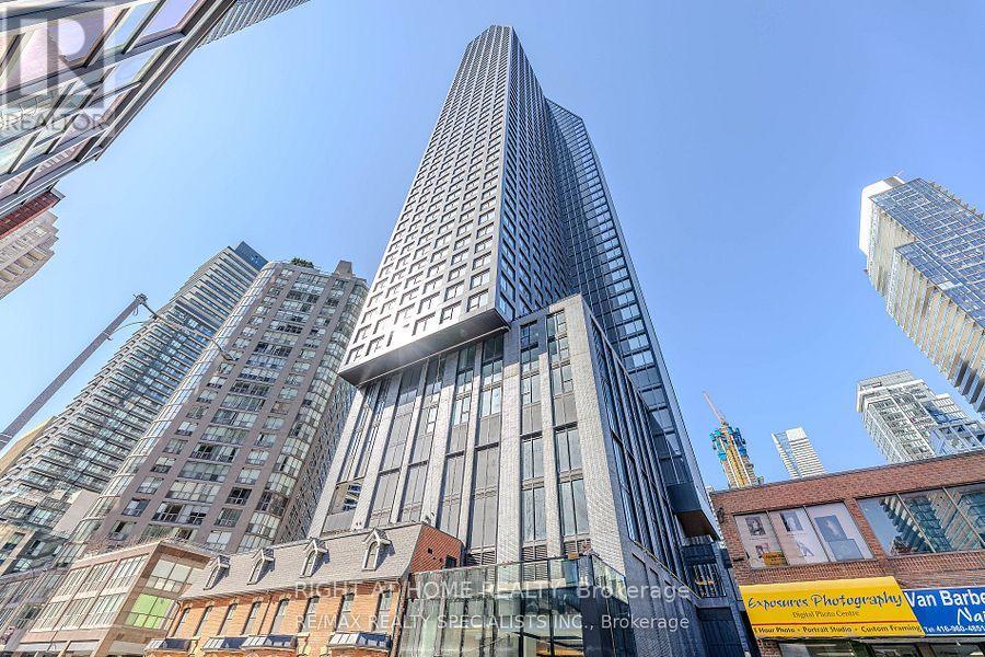 4709 - 8 Wellesley Street W, Toronto, Ontario  M4Y 0J5 - Photo 1 - C12205525
