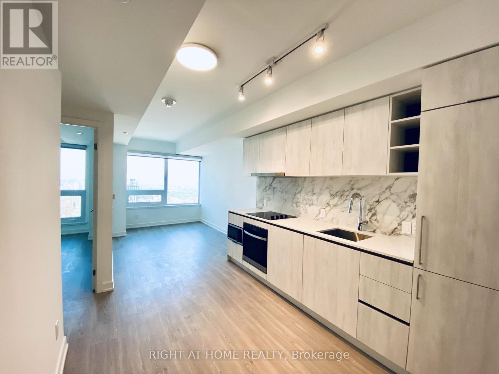 4709 - 8 Wellesley Street W, Toronto, Ontario  M4Y 0J5 - Photo 3 - C12205525