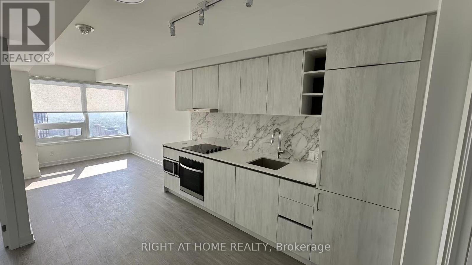 4709 - 8 Wellesley Street W, Toronto, Ontario  M4Y 0J5 - Photo 4 - C12205525