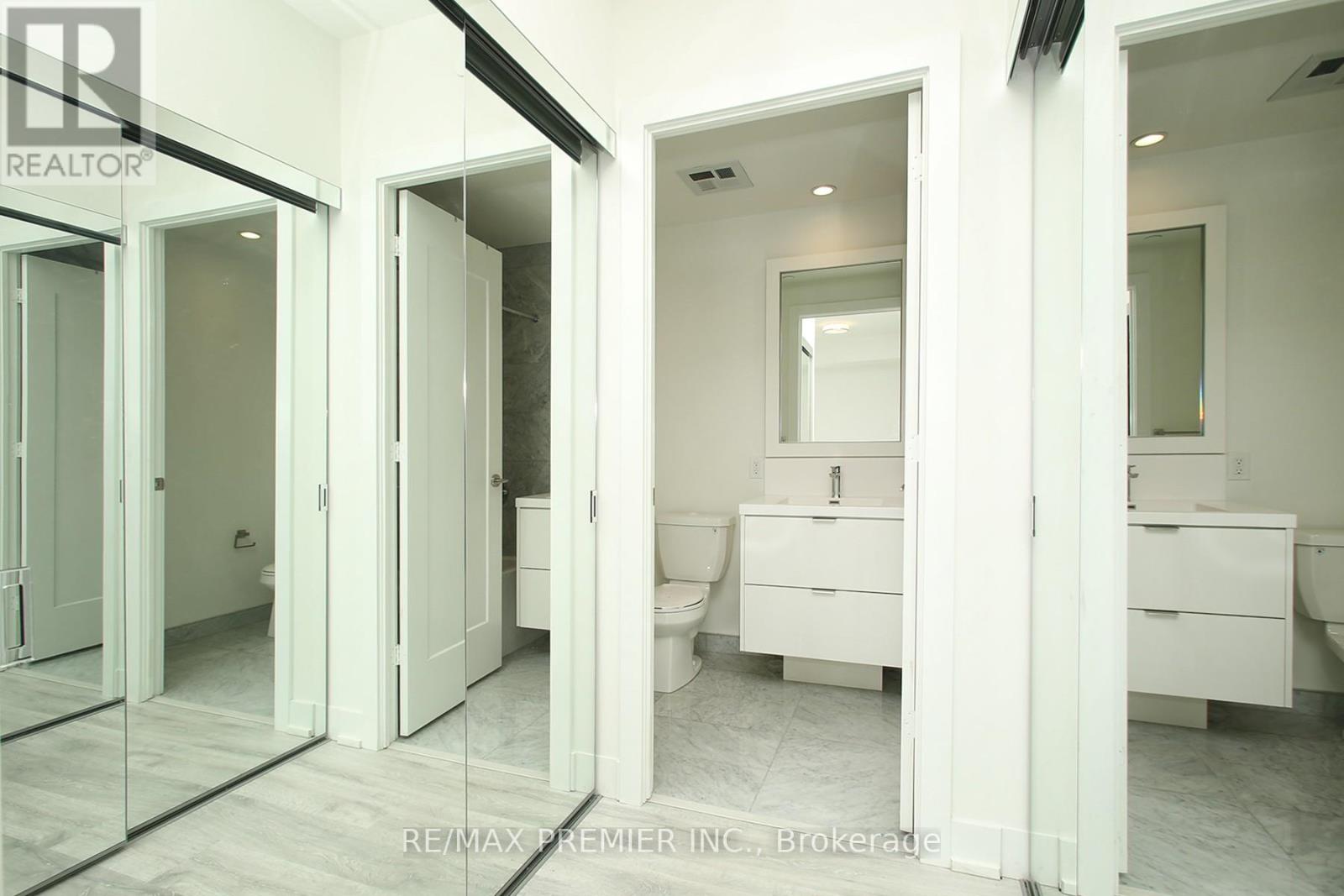 805 - 80 Vanauley Street, Toronto, Ontario  M5T 0C9 - Photo 10 - C12205542