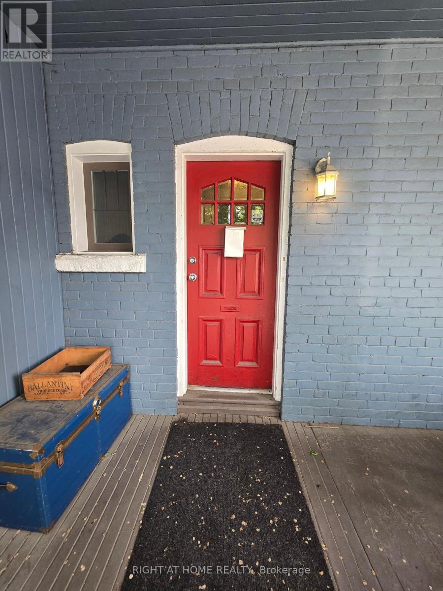 Upper - 637 Logan Avenue, Toronto, Ontario  M4K 3C4 - Photo 20 - E12205529