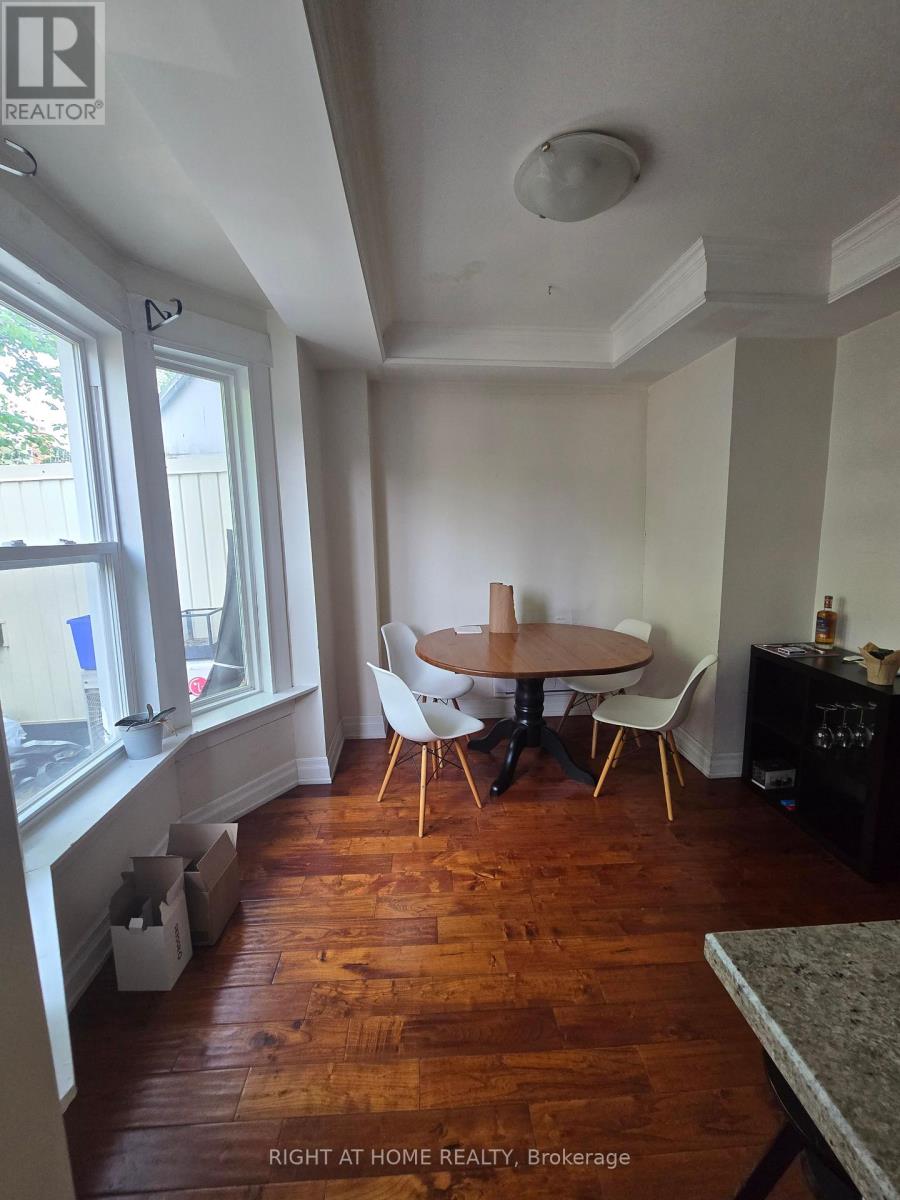 Upper - 637 Logan Avenue, Toronto, Ontario  M4K 3C4 - Photo 3 - E12205529