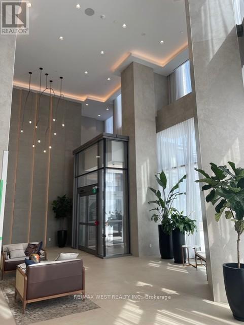 912 - 1000 Portage Parkway, Vaughan, Ontario  L4K 0L1 - Photo 10 - N12205537