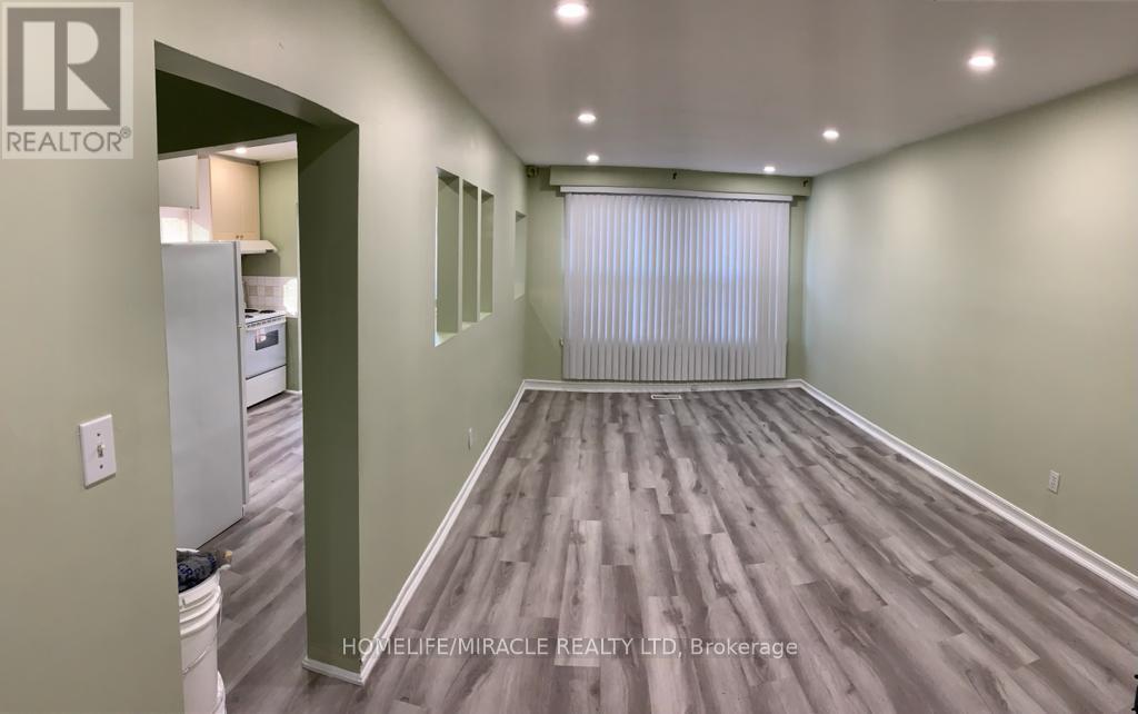 Upper - 124 Sheldon Drive, Newmarket, Ontario  L3Y 2V7 - Photo 1 - N12205541
