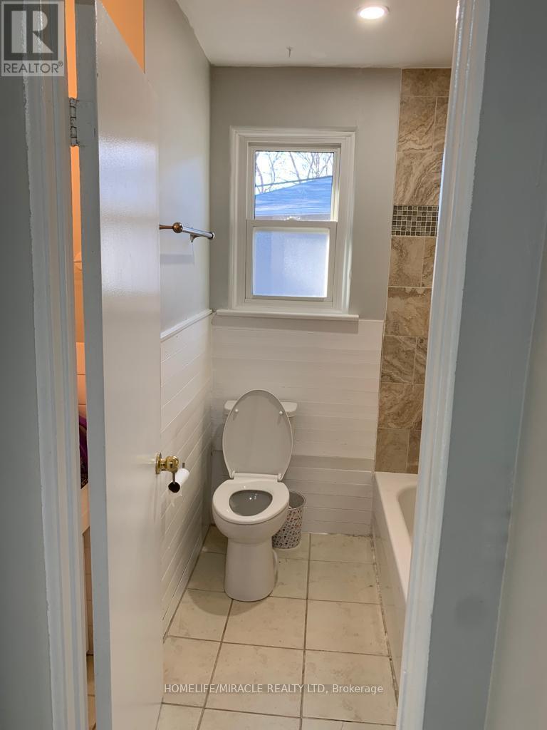 Upper - 124 Sheldon Drive, Newmarket, Ontario  L3Y 2V7 - Photo 6 - N12205541