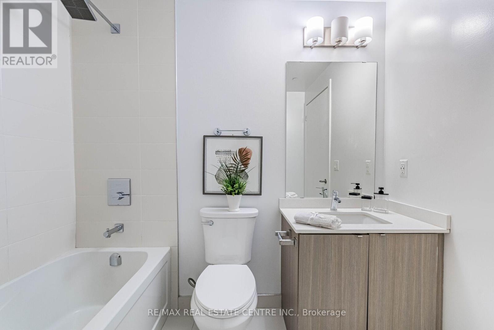 B314 - 5240 Dundas Street, Burlington, Ontario  L7L 0J6 - Photo 32 - W12205514