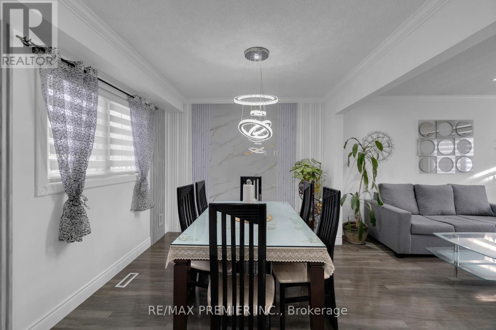 7643 Lohengrin Court, Mississauga, Ontario  L4T 3J1 - Photo 12 - W12205526