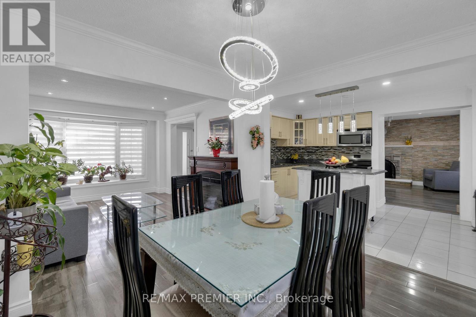 7643 Lohengrin Court, Mississauga, Ontario  L4T 3J1 - Photo 14 - W12205526