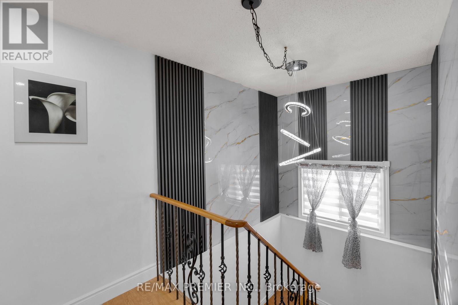 7643 Lohengrin Court, Mississauga, Ontario  L4T 3J1 - Photo 23 - W12205526