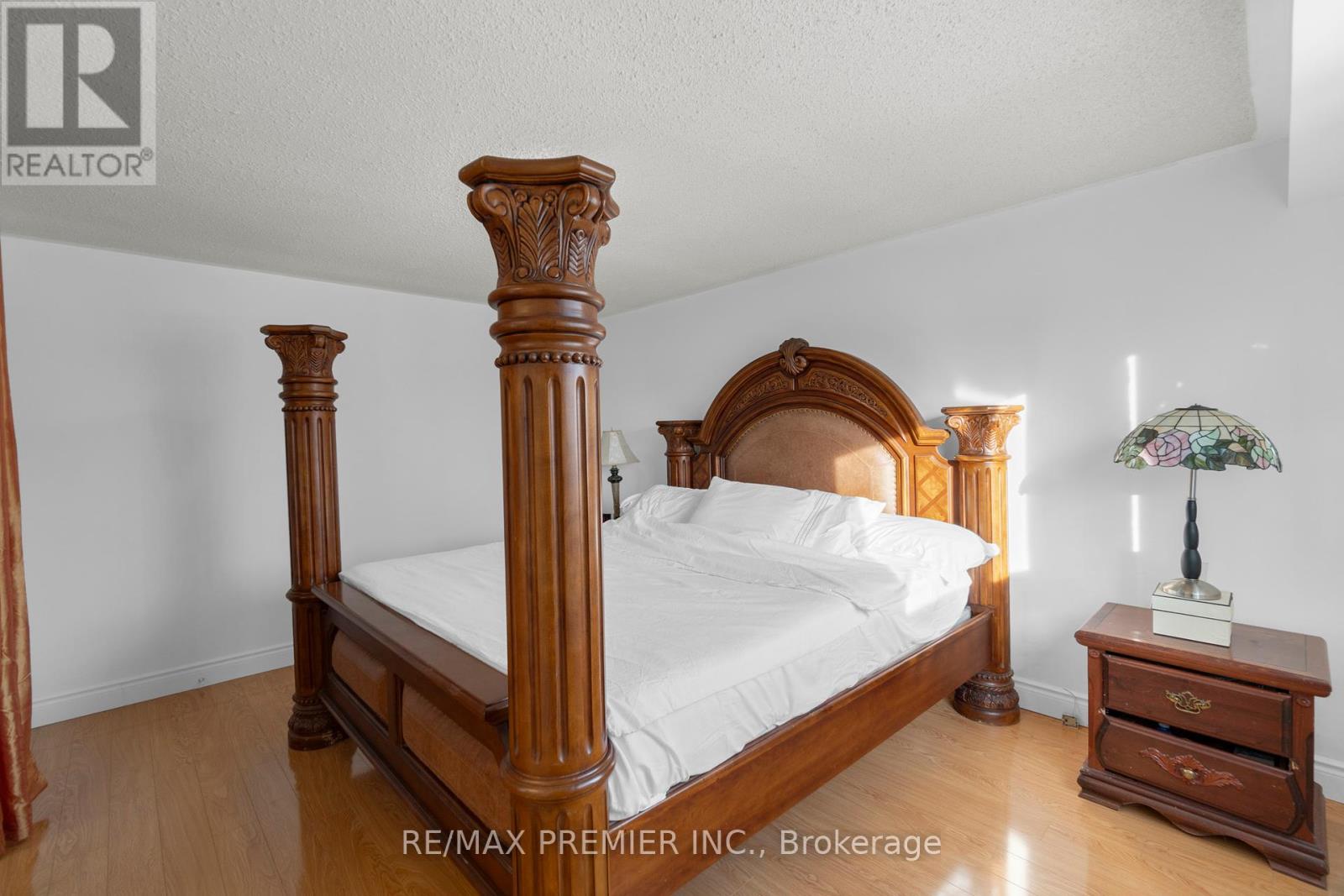 7643 Lohengrin Court, Mississauga, Ontario  L4T 3J1 - Photo 25 - W12205526