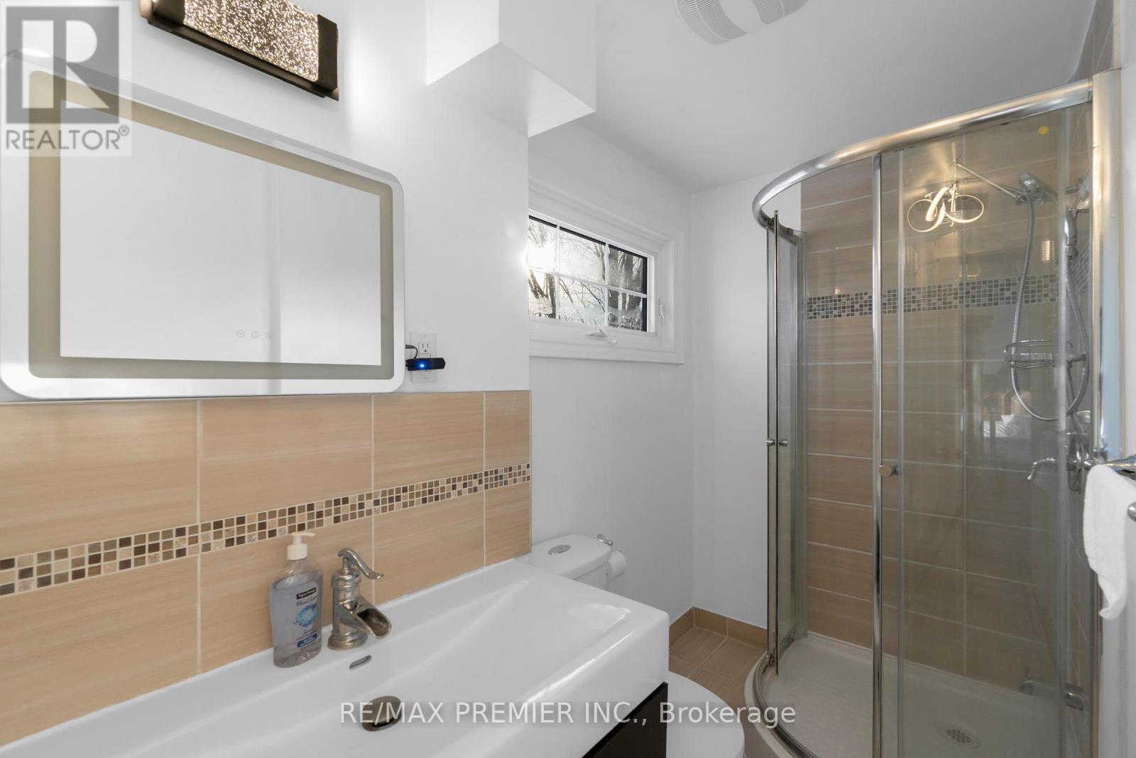 7643 Lohengrin Court, Mississauga, Ontario  L4T 3J1 - Photo 26 - W12205526