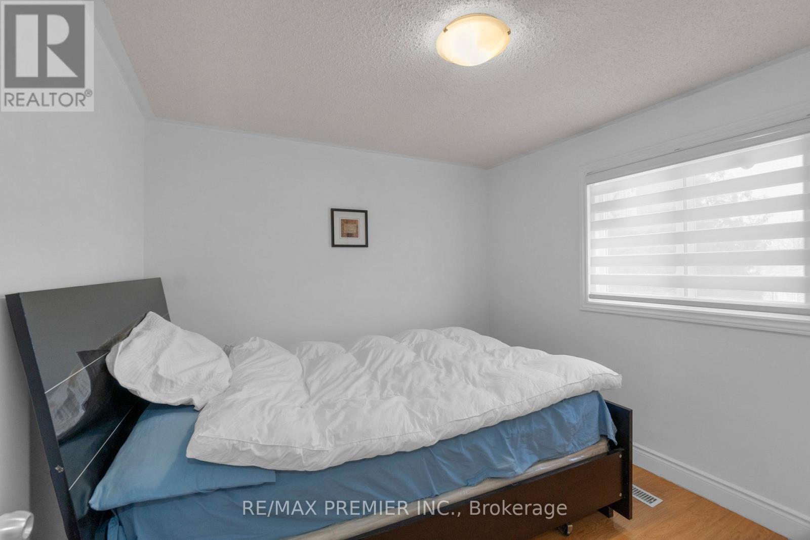 7643 Lohengrin Court, Mississauga, Ontario  L4T 3J1 - Photo 28 - W12205526