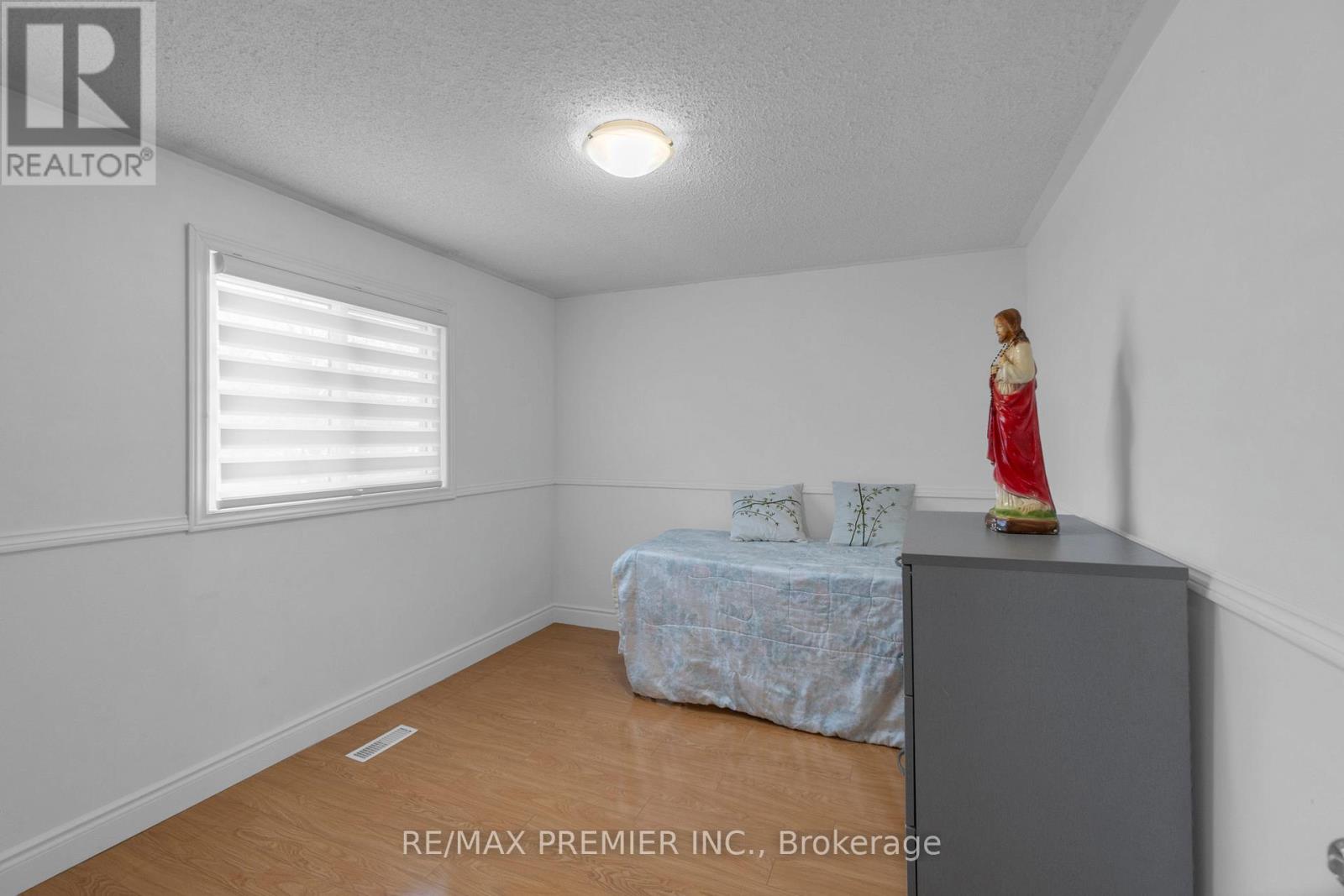 7643 Lohengrin Court, Mississauga, Ontario  L4T 3J1 - Photo 29 - W12205526