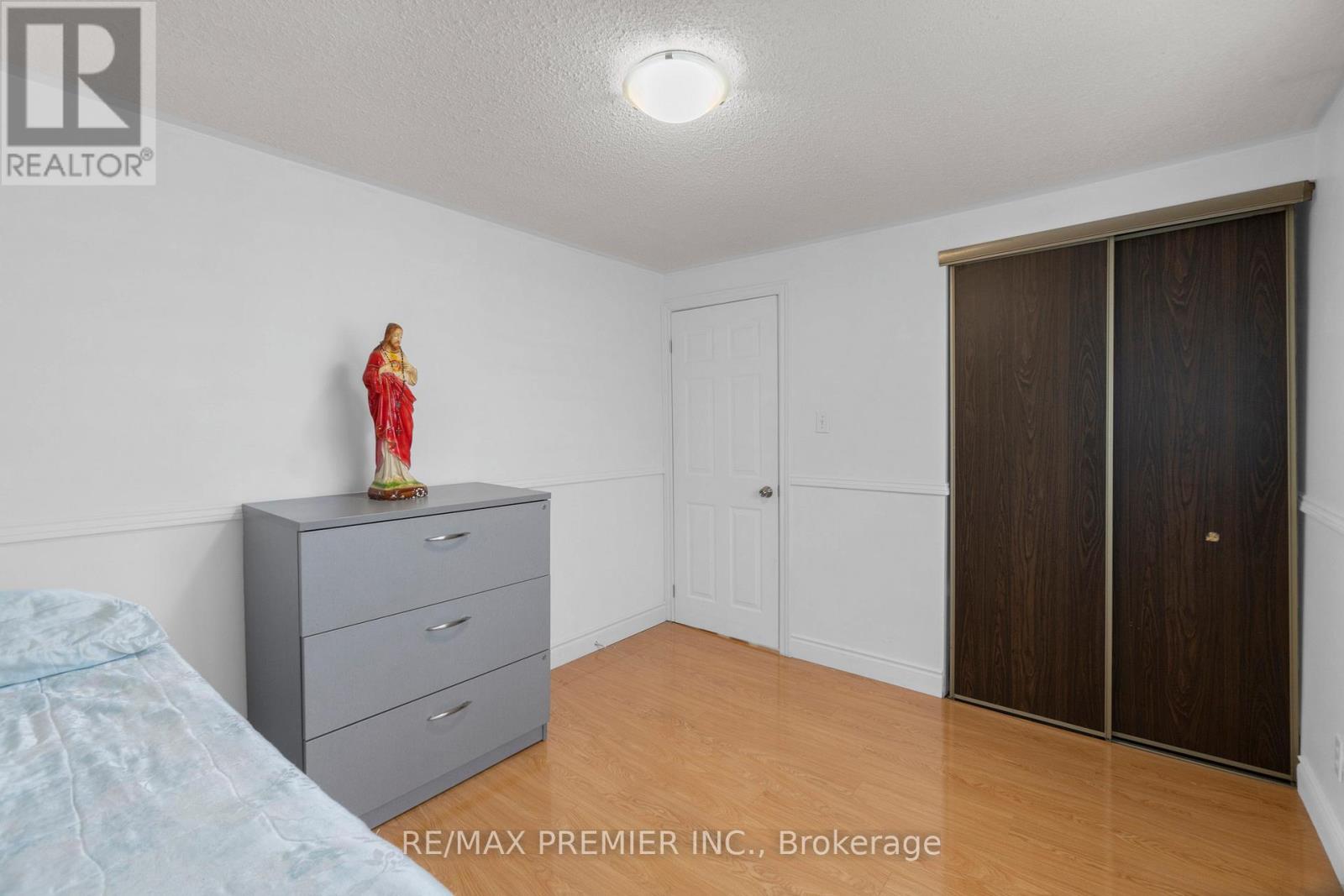 7643 Lohengrin Court, Mississauga, Ontario  L4T 3J1 - Photo 30 - W12205526