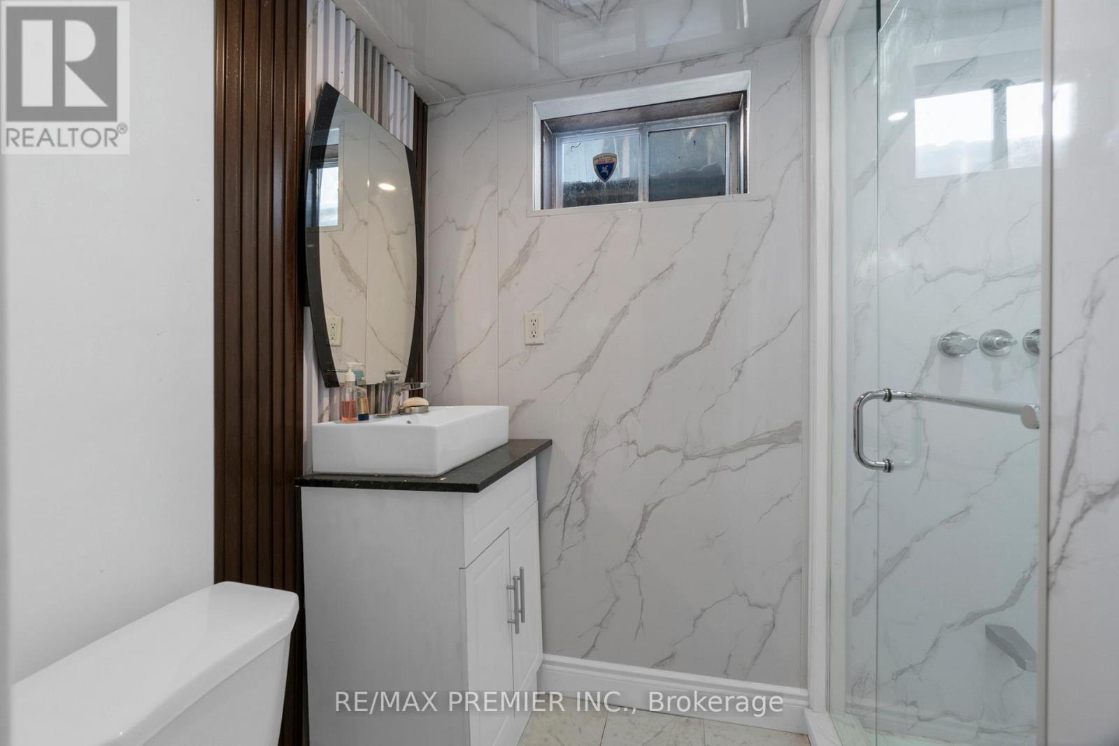 7643 Lohengrin Court, Mississauga, Ontario  L4T 3J1 - Photo 35 - W12205526