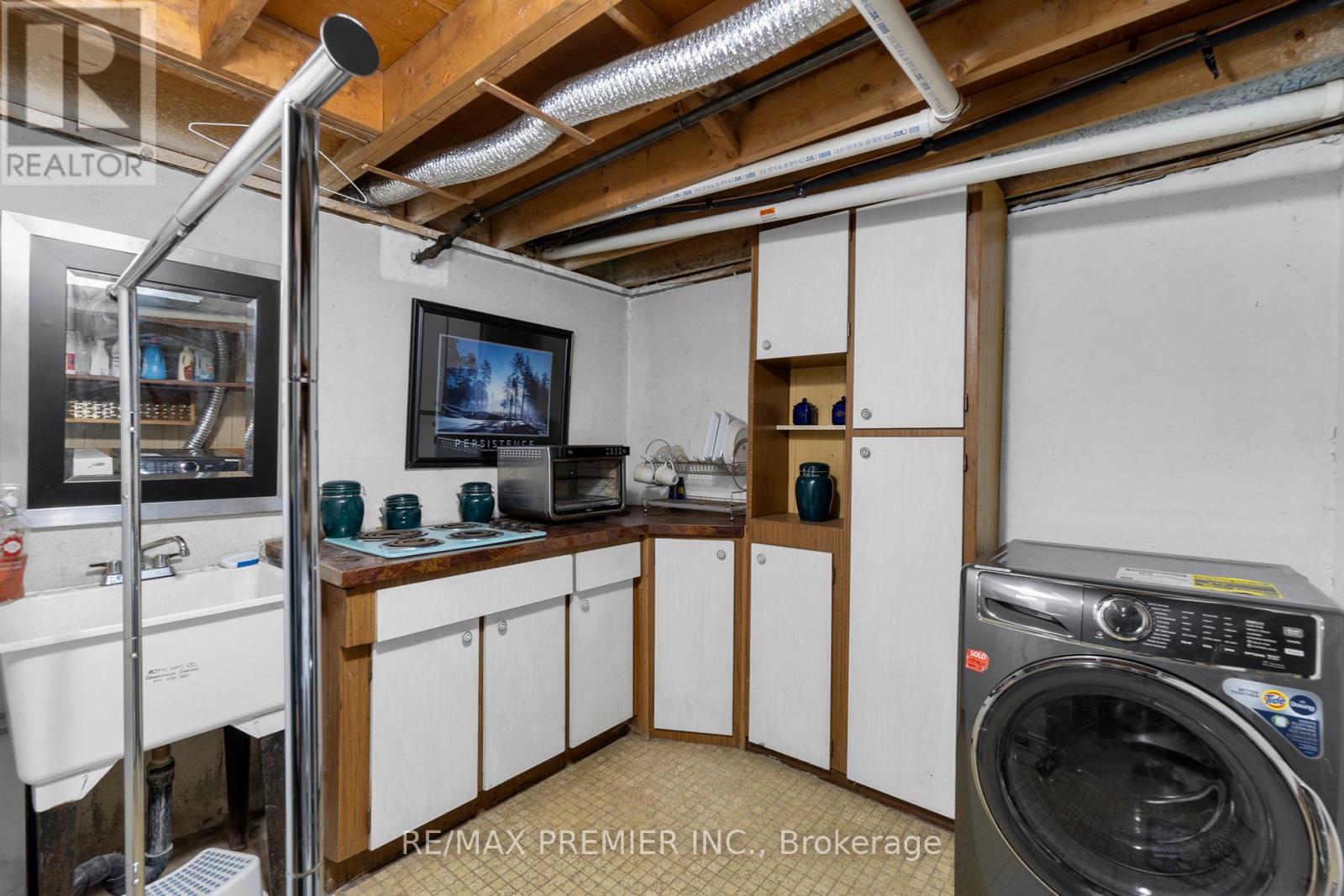 7643 Lohengrin Court, Mississauga, Ontario  L4T 3J1 - Photo 36 - W12205526