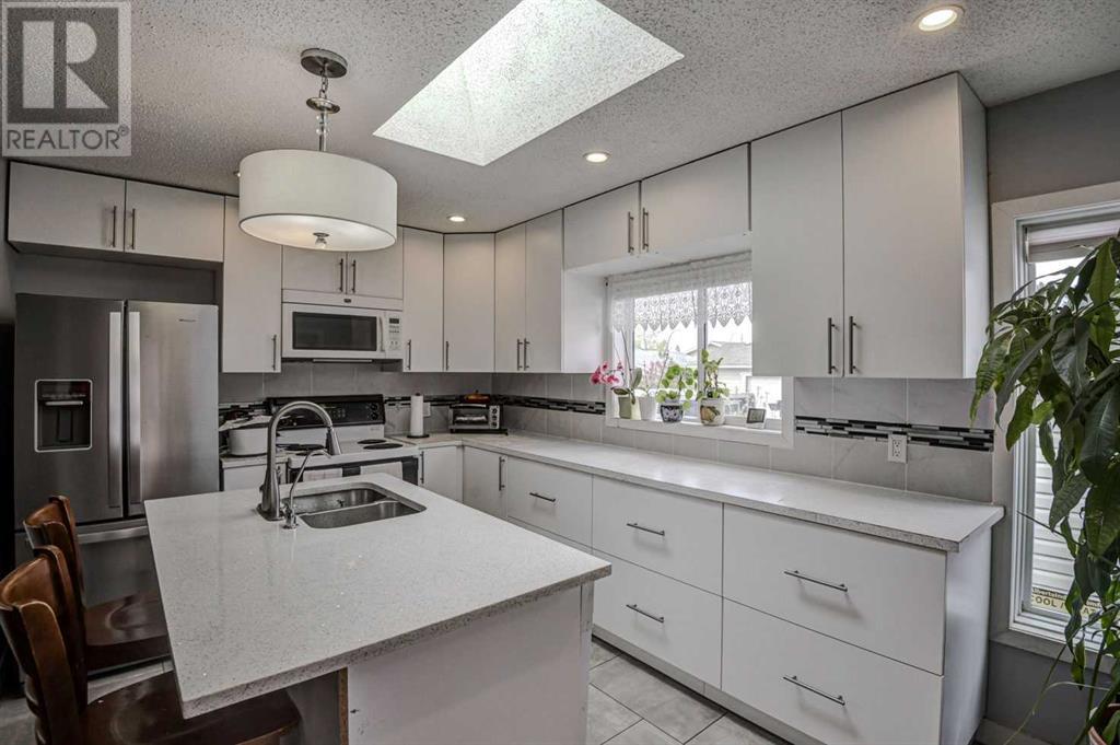 11 Ogmoor Crescent Se, Calgary, Alberta  T2C 2E8 - Photo 10 - A2222345