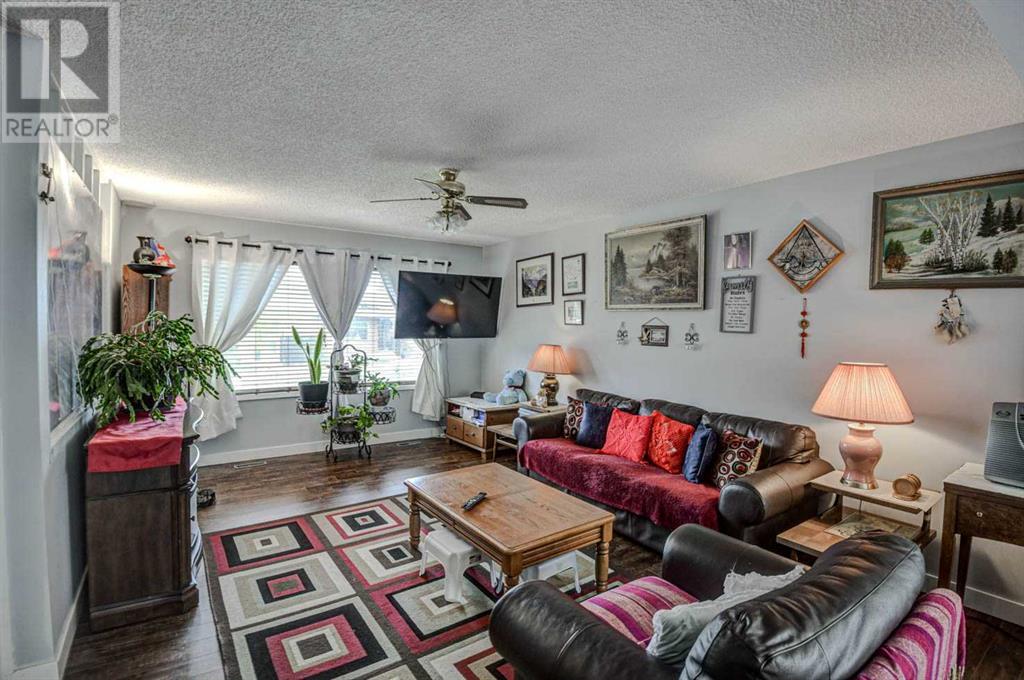 11 Ogmoor Crescent Se, Calgary, Alberta  T2C 2E8 - Photo 5 - A2222345