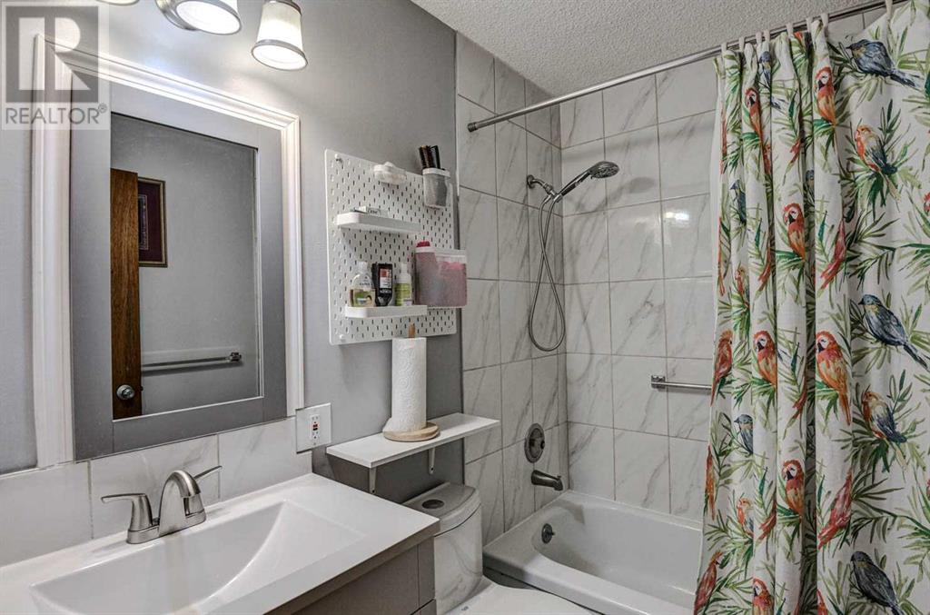 11 Ogmoor Crescent Se, Calgary, Alberta  T2C 2E8 - Photo 17 - A2222345