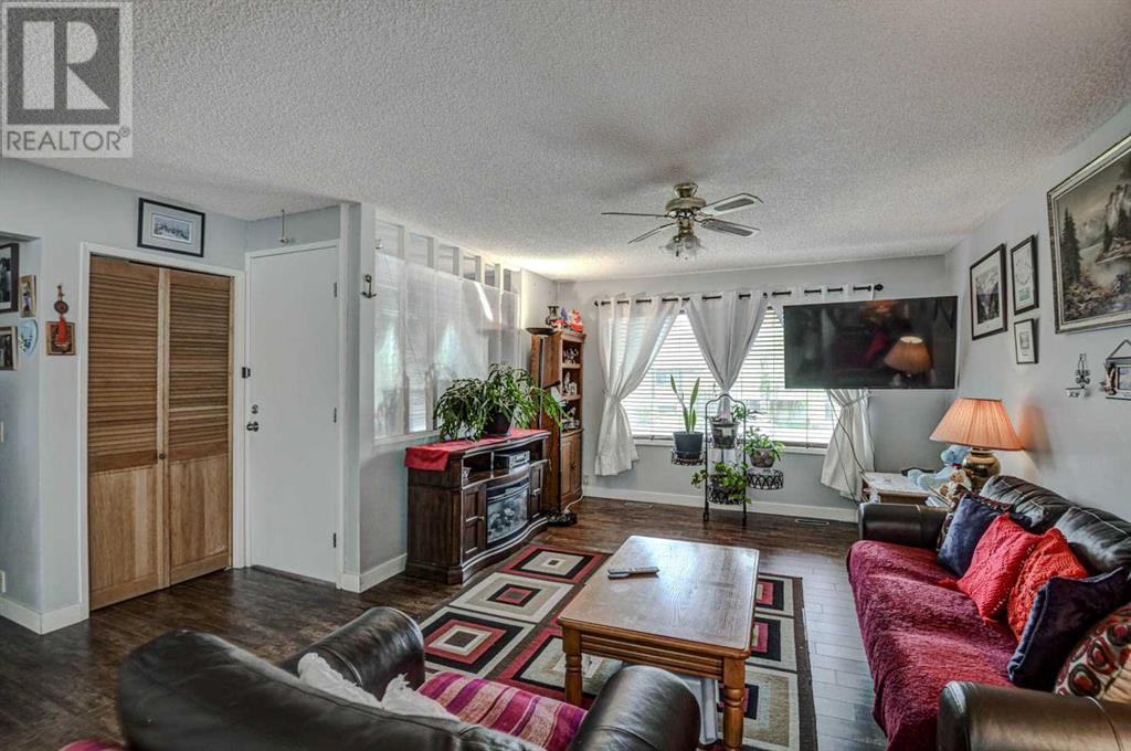 11 Ogmoor Crescent Se, Calgary, Alberta  T2C 2E8 - Photo 3 - A2222345