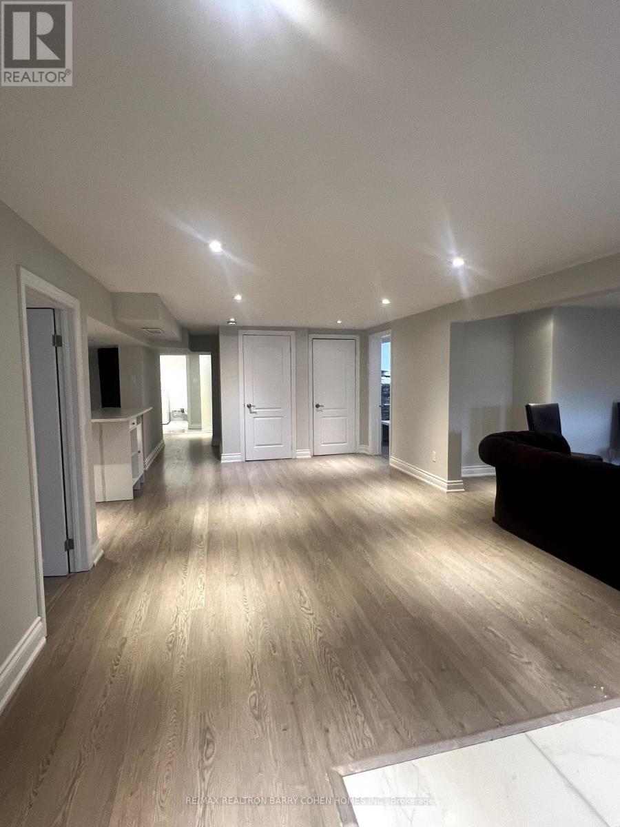 98 Rockford Road, Toronto, Ontario  M2R 3A7 - Photo 4 - C12055077