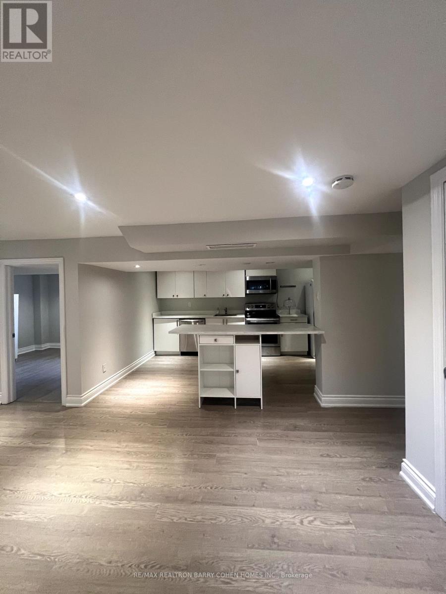 98 Rockford Road, Toronto, Ontario  M2R 3A7 - Photo 6 - C12055077