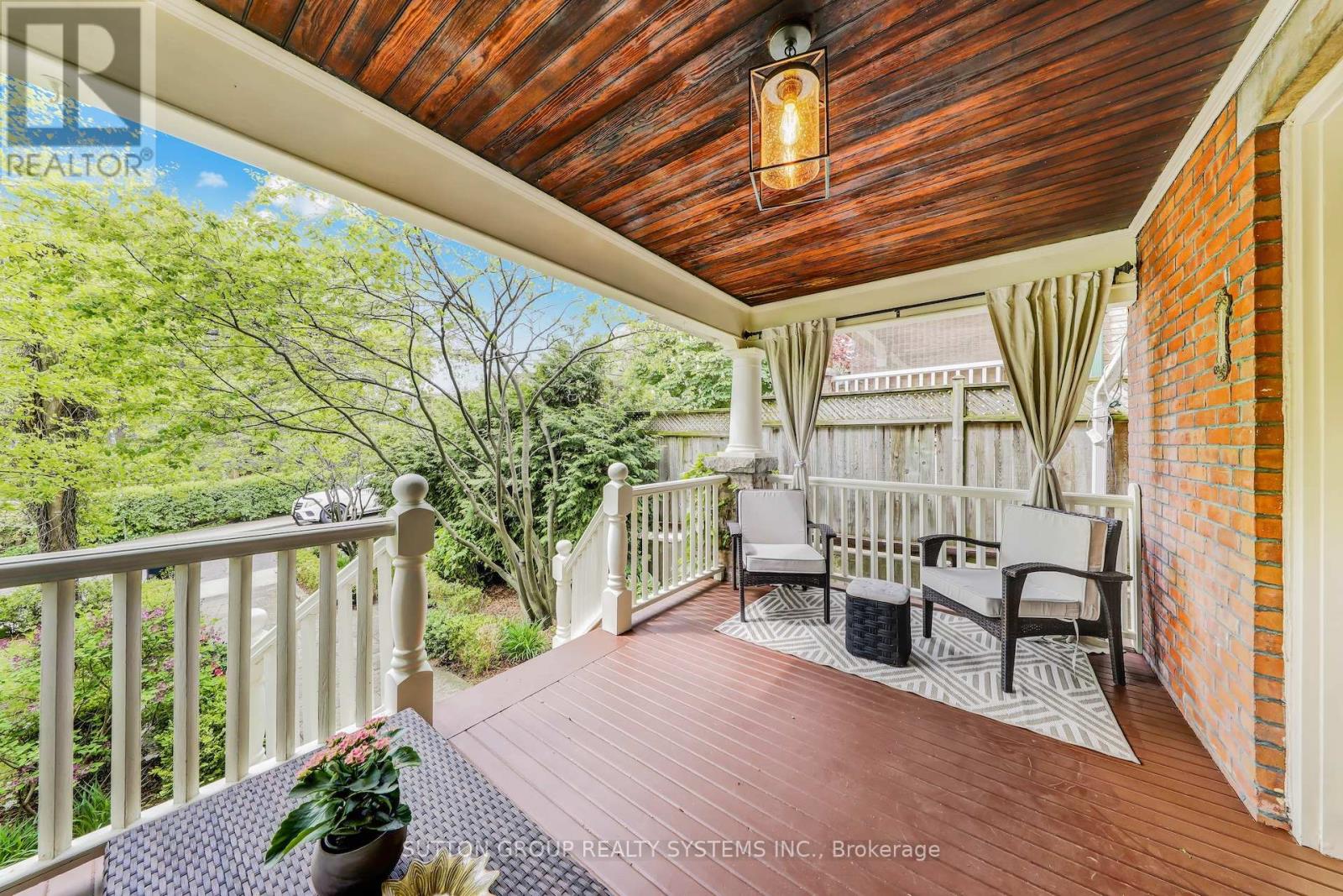 218 Glendonwynne Road, Toronto, Ontario  M6P 3G3 - Photo 3 - W12172317