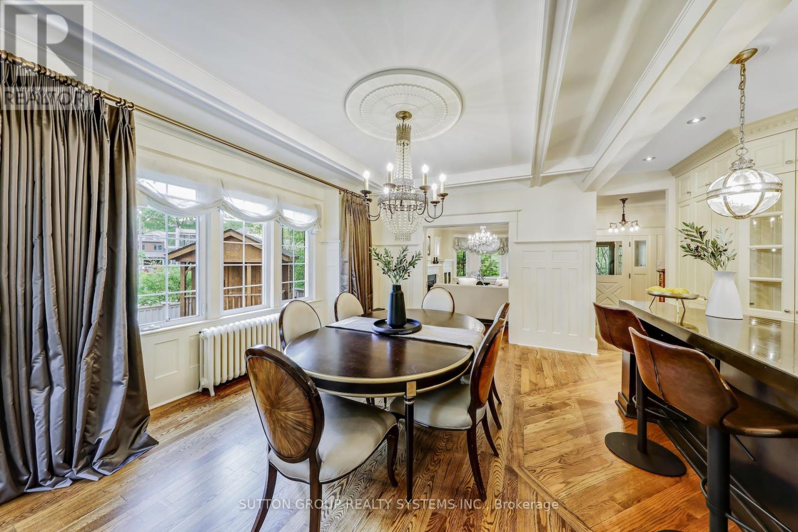 218 Glendonwynne Road, Toronto, Ontario  M6P 3G3 - Photo 11 - W12172317