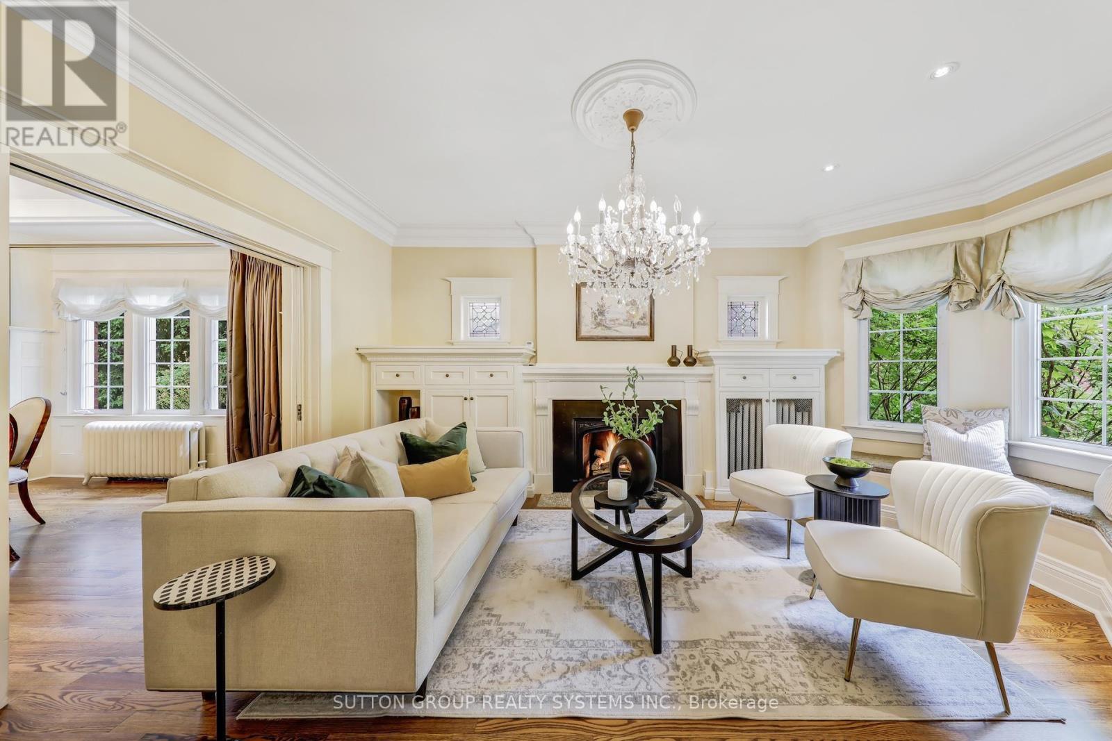 218 Glendonwynne Road, Toronto, Ontario  M6P 3G3 - Photo 8 - W12172317
